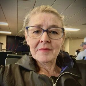 Meet your Posher, Leslie